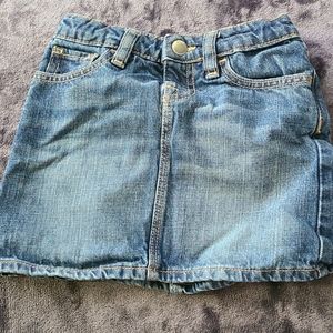 * Adorable Gap Denim Skirt -- Size 6